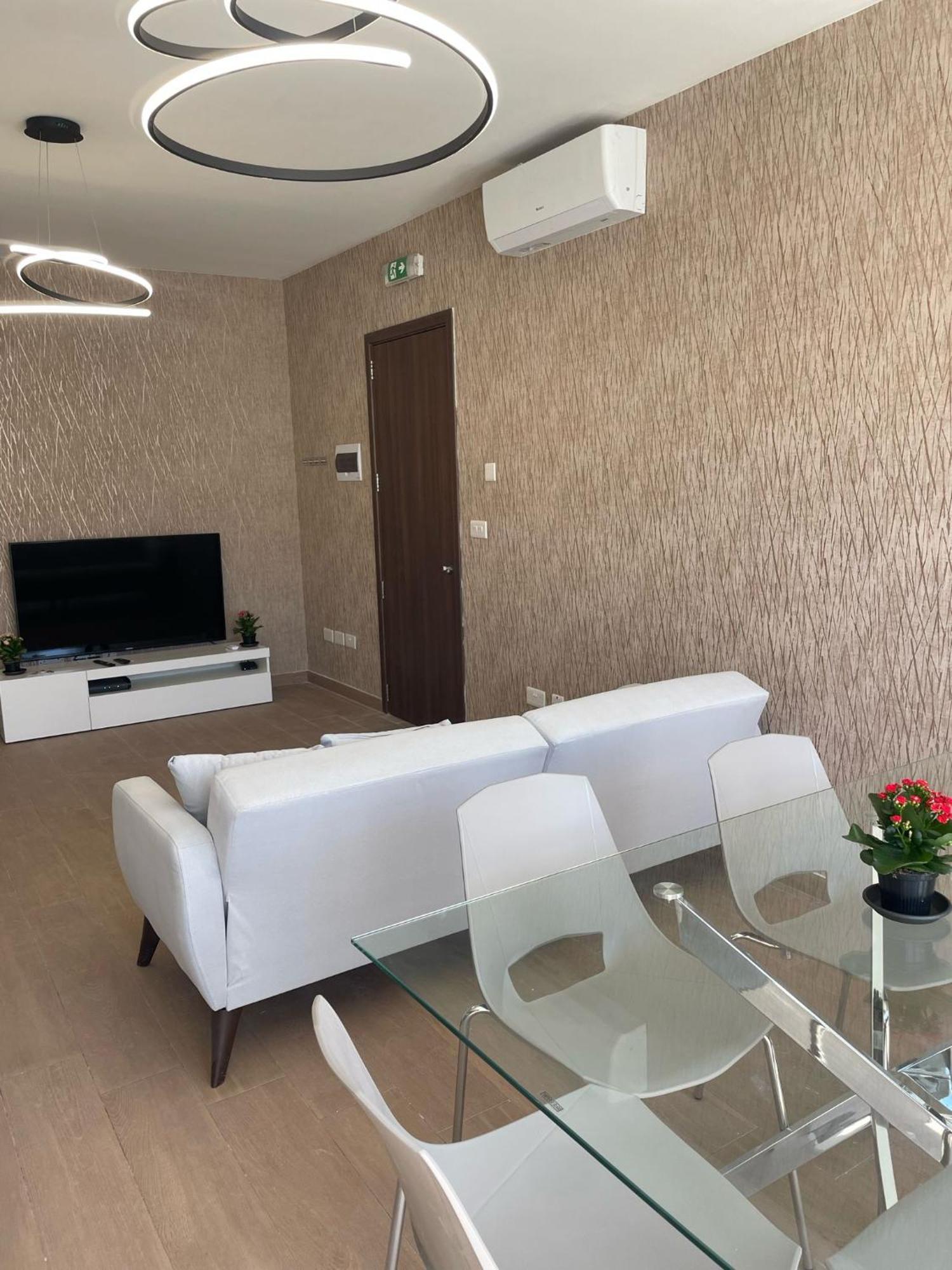 Three Bedroom Penthouse San Ġwann Екстериор снимка
